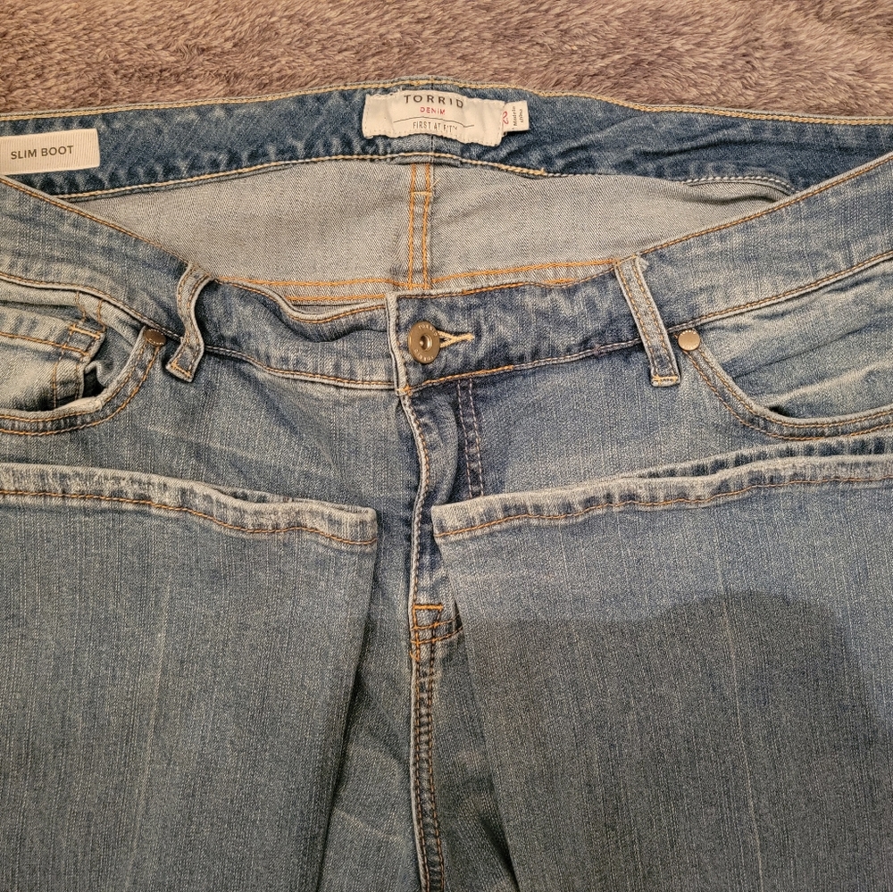 Torrid sz 20 mid rise slim boot